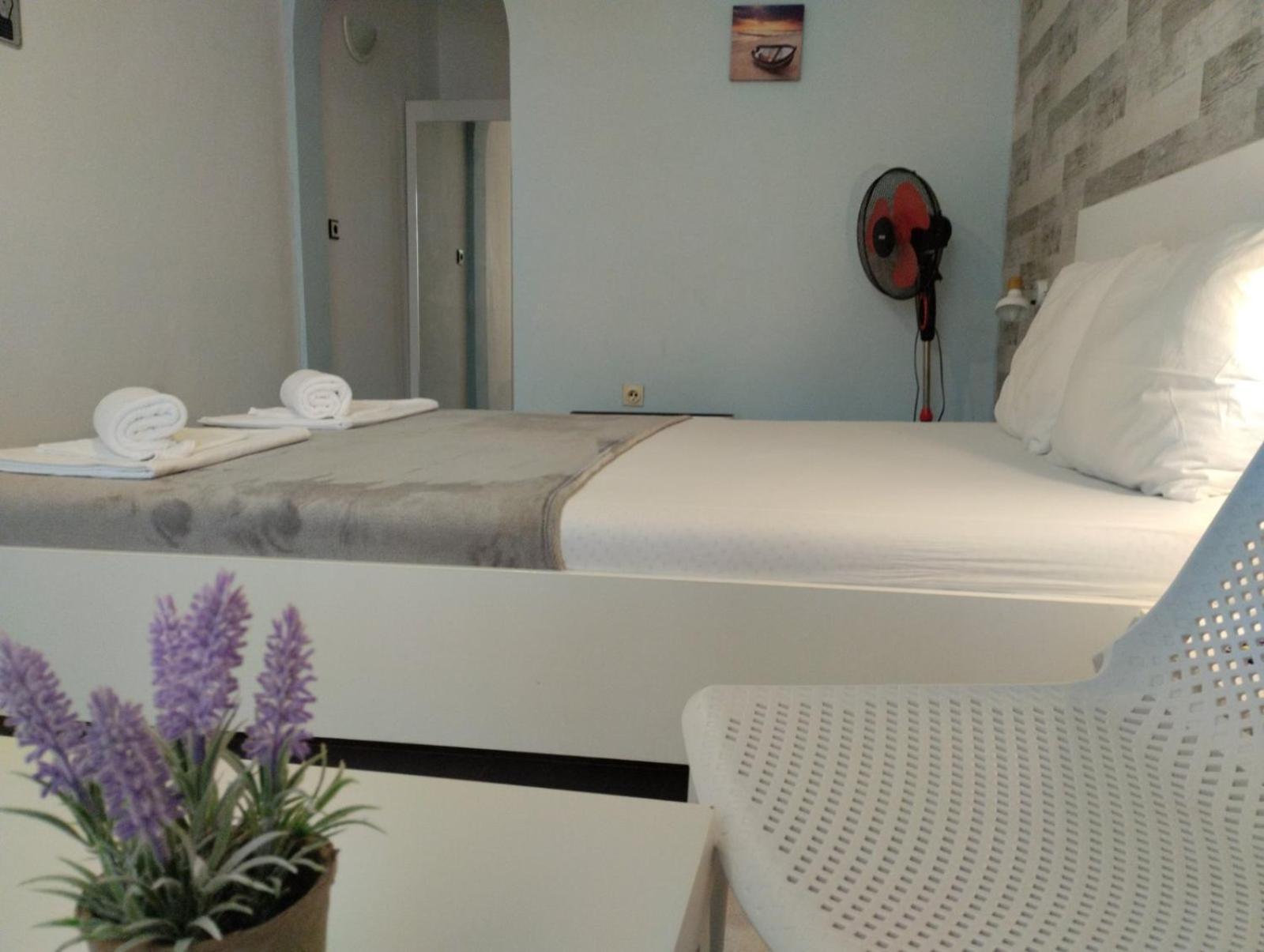 Simada Blue Guesthouse Golden Sands Exteriör bild