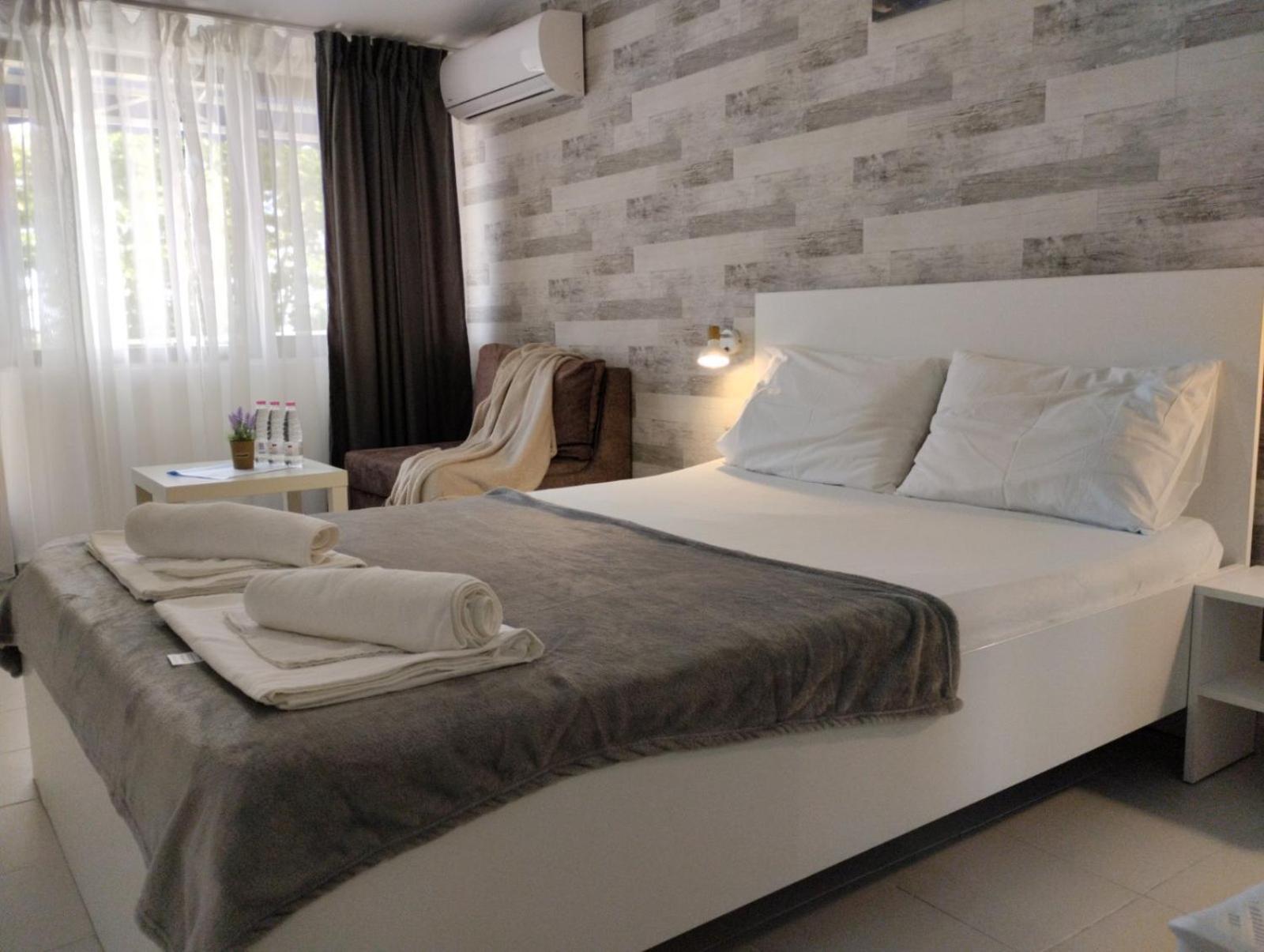 Simada Blue Guesthouse Golden Sands Exteriör bild